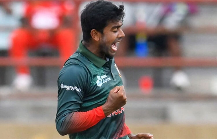 পারফরম্যান্স মূল্যায়ন করলে কাউকেই পাসমার্ক দেয়া যায় না। প্রথম ম্যাচে যারপরনাই ব্যর্থ হয়েছিলেন ইয়াসির আলী রাব্বি। ৫ বলে করেছিলেন কেবল ৩ রান। দ্বিতীয় ম্যাচে এ কারণে দলে নেয়া হয়েছিল মেহেদী হাসান মিরাজকে। ছবি: সংগৃহীত