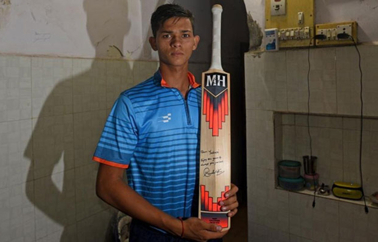 অনূর্ধ্ব-১৯ বিশ্বকাপের জন্য ভারতীয় দল ঘোষণা হয়েছে সোমবারই। ২০২০ সালে জানুয়ারিতে দক্ষিণ আফ্রিকায় অনুষ্ঠিত বিশ্বকাপের জন্য ভারতীয় দলে ডাক পেলেন মুম্বাইয়ের যশস্বী জসওয়াল।