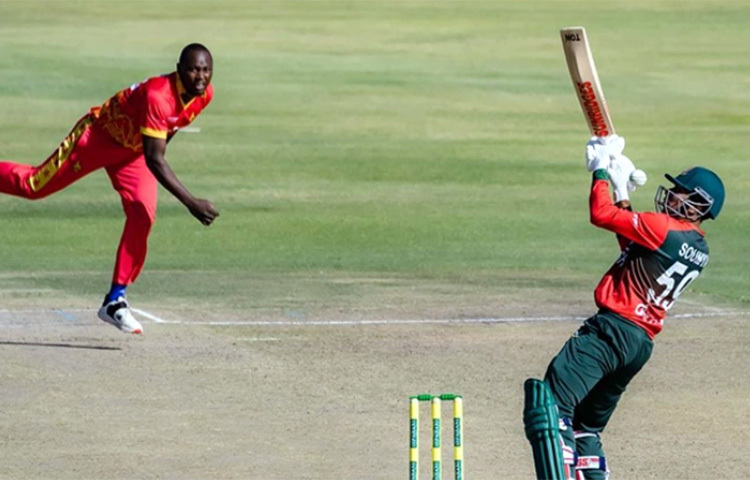 অঘোষিত ফাইনাল। যে দল জিতবে, তারা টি-টোয়েন্টি সিরিজের ট্রফি হাতে তুলবে। এমন এক ম্যাচে বাংলাদেশের সামনে ১৯৪ রানের কঠিন এক লক্ষ্য ছুড়ে দিয়েছিল জিম্বাবুয়ে। ছবি: সংগৃহীত