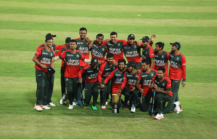 অস্ট্রেলিয়ার বিরুদ্ধে সিরিজ জয়ের তারকারা এভাবেই ফ্রেমবন্দি হয়েছেন। ছবি: বিসিবি