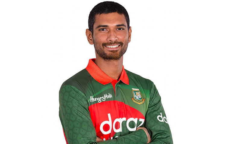 মাহমুদউল্লাহ রিয়াদ (অধিনায়ক)। তিনি মিডল অর্ডার ব্যাটসম্যান এবং অকেশনাল অফস্পিনার হিসেবেও দায়িত্ব পালন করেন । তার নেতৃত্বেই বাংলাদেশ এবার টি-টোয়েন্টি বিশ্বকাপ খেলবে। ছবি: সংগৃহীত