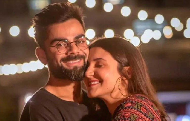 জনপ্রিয়তার আলোকে শীর্ষে রয়েছেন বিরাট কোহলির স্ত্রী ও বলিউডের জনপ্রিয় অভিনেত্রী অনুশকা শর্মা। যেখানে বিরাট কোহলির ২০০ মিলিয়নের বেশি ফলোয়ার রয়েছে, তার স্ত্রীর ফ্যান ফলোয়ার খুব একটা কম নয়। অনুশকার ইনস্টাগ্রামে ৫৮.৯ মিলিয়ন ফলোয়ার রয়েছে। ছবি: সংগৃহীত