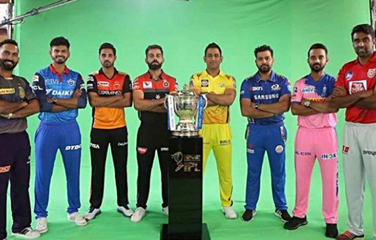 শুধুমাত্র বোর্ড মেম্বার নয়, সম্প্রচারকারী চ্যানেলকে নিয়েও আলোচনা হতে পারে আইসিসি-র বৈঠকে। কারণ সামনে রয়েছে ভরা ক্রিকেট মৌসুম। ২০২১ সালে ভারতের মাটিতে টি-টোয়েন্টি বিশ্বকাপ হওয়ার কথা রয়েছে। পরের বছরের আইপিএল হওয়ার কথা মার্চ থেকে মে, এই সময়ে।