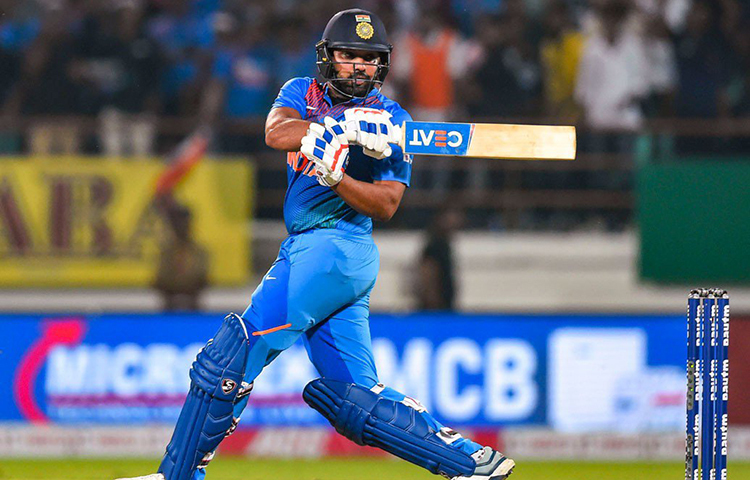 দিল্লিতে রোহিত শর্মার ব্যাটকে থামিয়ে দিতে পেরেছিলেন বাংলাদেশিরা। তবে রাজকোটে সে সুযোগ তৈরি করে উঠতে পারেননি তাদের কোনো বোলার। মুস্তাফিজুরের ব্যর্থতার ফলে এমনিতেই চাপে পড়ে যায় বাংলাদেশ। সেই সঙ্গে রোহিত শর্মাকে সহজেই না ফেরাতে পারাটাও একটা ফ্যাক্টর হয়ে ওঠে।