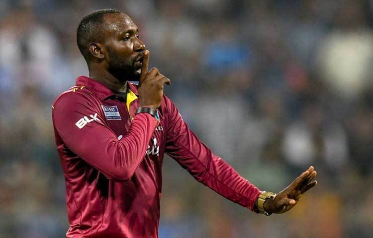 ক্যারিবিয়ান বোলারদের মধ্যে চার ওভারে ৫৪ রান দেন জেসন হোল্ডার। শেলডন কটরেন দেন ৪০ রান, নেন এক উইকেট। খারি পিয়েরে (দুই ওভারে ৩৫ রান), কিয়েরন পোলার্ড (দুই ওভারে ৩৩ রানে এক উইকেট), হেডেন ওয়ালশ (চার ওভারে ৩৮ রান) দেন। তুলনায় কেসরিক উইলিয়ামস (চার ওভারে ৩৭ রানে এক উইকেট) কিছুটা সমীহ কেড়েছিলেন।