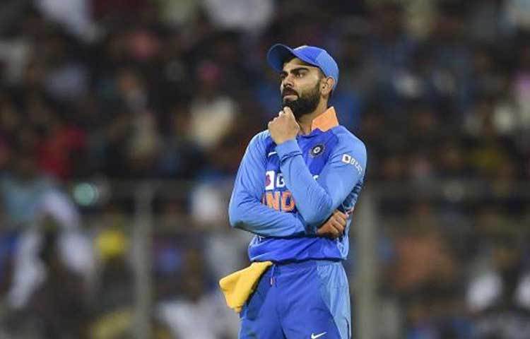 মঙ্গলবার কোহালি এবং তার দলকে দেখে মনে হয়েছে ম্যাচ হারার আগেই হেরে বসে আছে। শরীরী ভাষাতেও বিধ্বস্ত হওয়ার ছাপ স্পষ্ট। এই ধাক্কা কি টিম ইন্ডিয়া কাটিয়ে উঠতে পারবে? নাকি, ওয়াংখেড়ের মতো রাজকোটেও মেন ইন ব্লু-দের ছাপিয়ে হলুদ ঝড় উঠবে?