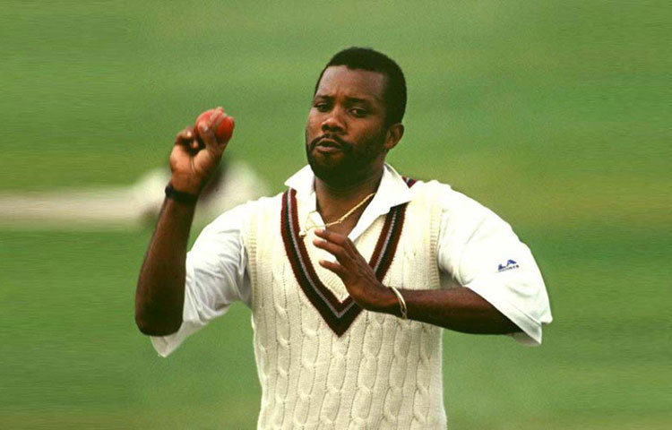 অনেকের মতে, ম্যালকম মার্শাল হলেন আশির দশকে ওয়েস্ট ইন্ডিজের সেরা পেসার। ১৩৬ একদিনের ম্যাচে তিনি নিয়েছেন ১৫৭ উইকেট। ইকনমি রেট ৩.৫৩। ১৮ রানে চার উইকেট এই ফরম্যাটে মার্শালের সেরা বোলিং।