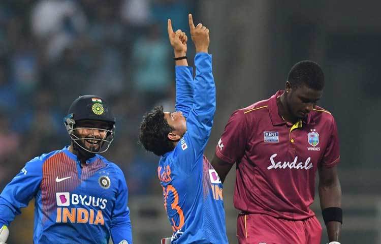 ভারতের চার জন বোলার দুটো করে উইকেট নিয়েছেন। দীপক চাহার ২০ রানে নিয়েছেন দুই উইকেট। মহম্মদ শামি (২৫ রানে দুই উইকেট), ভুবনেশ্বর কুমার (৪১ রানে দুই উইকেট) ও কুলদীপ যাদব (৪৫ রানে দুই উইকেট)। শিবম দুবে (তিন ওভারে ৩২ রান) ও ওয়াশিংটন সুন্দর (এক ওভারে পাঁচ রান) সাফল্য পাননি।