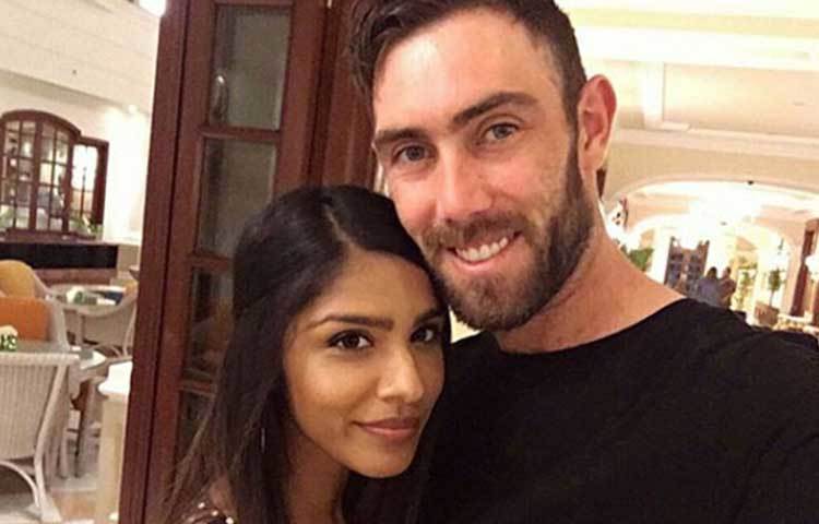 দীর্ঘদিনের বান্ধবী ভিনি রমনের সঙ্গে আংটি বদল হল ম্যাক্সির। সোশ্যাল মিডিয়ায় নিজেই সেই কথা জানালেন তিনি।