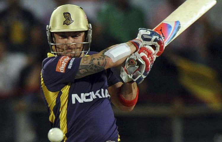 ওপেনিংয়ে অবশ্যই ব্রেন্ডন ম্যাকালাম। ২০০৮ সালে আইপিএলের উদ্বোধনী ম্যাচেই বেঙ্গালুরুতে কিউয়ি ওপেনারের বিধ্বংসী ১৫৮ মাতিয়ে দিয়েছিল ক্রিকেট দুনিয়াকে। ঘোষিত করেছিলেন আইপিএলে তার আবির্ভাবকে। ২০০৯ সালের আইপিএলে ম্যাকালাম নেতৃত্বও দেন কেকেআরকে।