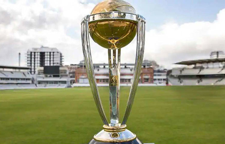 আসলে, চলতি বছরের সেপ্টেম্বরের মাঝামাঝি পর্যন্ত আন্তর্জাতিক ফ্লাইট ও নিজেদের সীমান্ত বন্ধ রাখার ঘোষণা করেছে অস্ট্রেলিয়া। এর পরে শেন ওয়ার্নদের দেশে গেলে সেখানে থাকতে হবে কোয়রান্টিনে। এই পরিস্থিতিতে বছরের শেষে ১৬ দলের বিশ্বকাপ আয়োজন করা কঠিন অস্ট্রেলিয়ার পক্ষে।