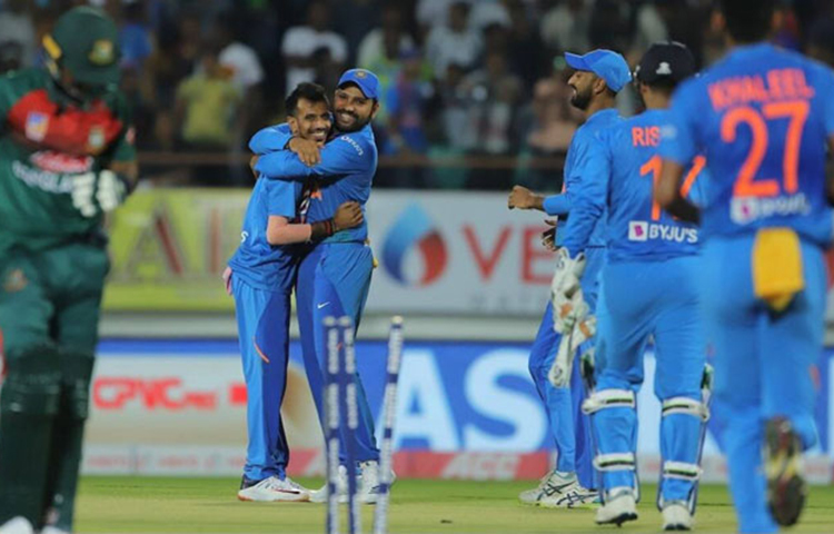 সংস্থাটি জানিয়েছে, বিশ্বকাপের জন্য অনেক ভারতীয় দম্পতি ওই সময় মধুচন্দ্রিমায় যাবে না বলে ঠিক করেছে। আগে থেকে বুকিং করা থাকলেও অনেকেই নাকি সফর বাতিল করেছে। জানা যাচ্ছে, ৪২ শতাংশ মানুষ বিশ্বকাপের সময় নিজেদের মধুচন্দ্রিমা বাতিল করেছেন।