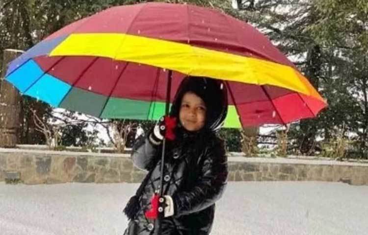 তবে ধোনি ও তার পরিবার ঠিক কোথায় ছুটি কাটাচ্ছেন সেই ব্যাপারে কিছুই জানা যায়নি।