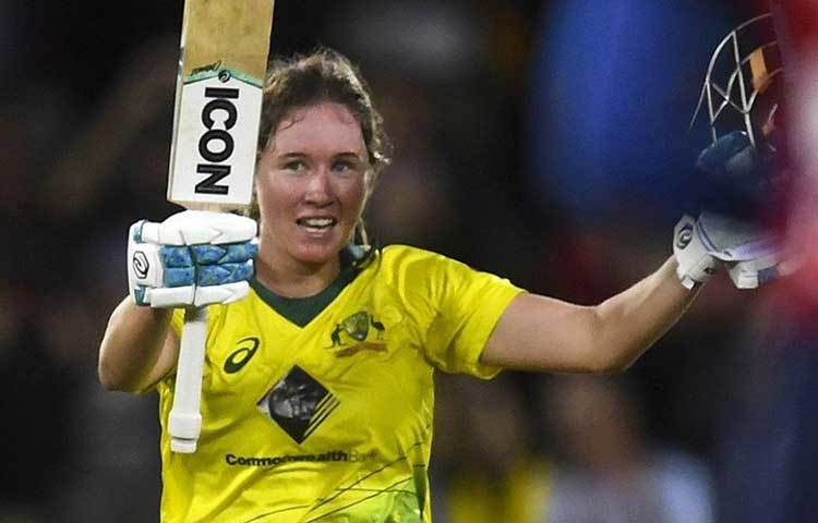 অস্ট্রেলিয়া দলের মতো আইসিসির সেরা দলেও বেথ মুনিই থাকছেন ওপেনিংয়ে অ্যালিসার সঙ্গী হিসাবে। ৬৪.৭৫ গড়ে তিনি করেছেন ২৫৯ রান। ফাইনালে ভারতের বিরুদ্ধে তিনি ৫৪ বলে অপরাজিত থাকেন ৭৮ রানে।