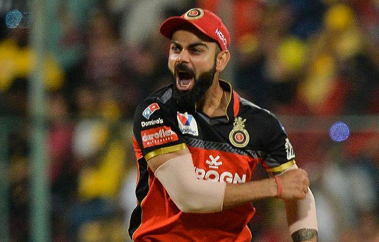 কোহালি এখনো পর্যন্ত আইপিএলে শুধু রয়্যাল চ্যালেঞ্জার্স ব্যাঙ্গালোরের হয়েই খেলেছেন। ২০০৮ সালের প্রথম আইপিএল থেকেই তিনি আরসিবির হয়ে খেলছেন। কিন্তু, এখনও পর্যন্ত একবারও আইপিএলে চ্যাম্পিয়ন হয়নি তার দল। এই মৌসুমে ট্রফি জেতার জন্য মরিয়া ছিলেন কোহলিরা।