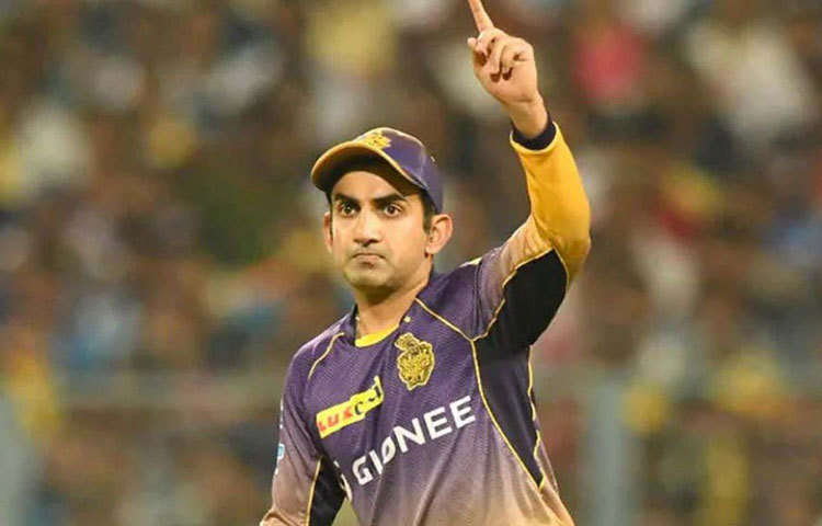 ওপেনিংয়ে ম্যাকালামের সঙ্গী গৌতম গম্ভীর। এই দলের অধিনায়কও তিনি। দু’বার গম্ভীরের নেতৃত্বে আইপিএলে চ্যাম্পিয়ন হয়েছে কলকাতা। কলকাতার হয়ে আইপিএলে সবচেয়ে বেশি রান গম্ভীরেরই রয়েছে। ৩১.৬১ গড়ে তিনি করেছেন ৩০৬৫ রান। স্ট্রাইক রেট ১২৪.২৮। সাত মৌসুম ধরে তিনি খেলেছেন কলকাতার হয়ে।