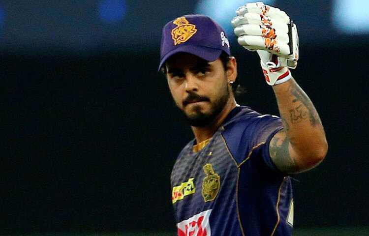 নীতীশ রানা: কেকেআরের ছন্দহীন ব্যাটিংয়ের মাঝেও ভরসা দিয়েছেন কেকেআরে ওরেনার নীতীশ রানা। দিল্লি ক্যাপিটালসের বিরুদ্ধে ৫৩ বলে ৮১ রানের ঝকঝকে ইনিংস। তারপর চেন্নাইয়ের বিরুদ্ধে ৬১ বলে ৮৭ রান। রানরেট বাড়াতে রয়্যালসের বিরুদ্ধেও নীতীশের কাছ থেকে এ ধরনের পারফরম্যান্সই চাইছে টিম ম্যানেজমেন্ট।