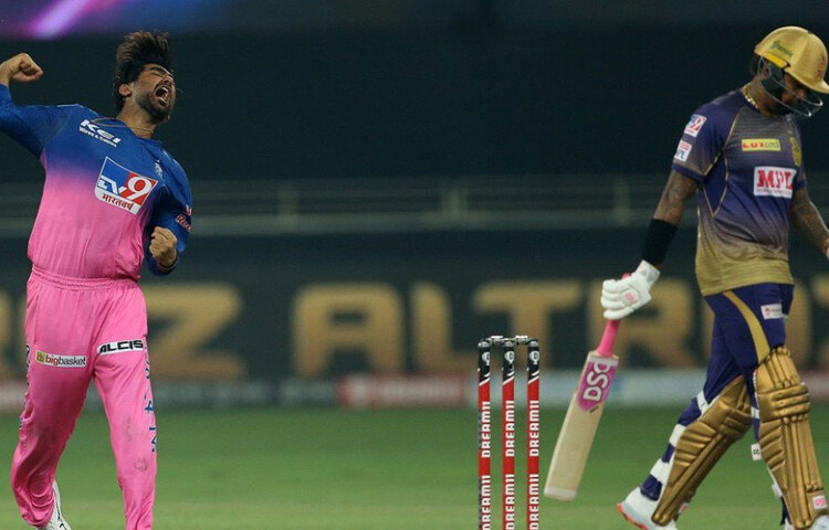 এদিন অবশ্য ব্যাটিংয়ে শুরুটা ভালো হয়নি নাইটদের। দিনের দ্বিতীয় বলেই আউট হয়ে ফিরে যান নীতীশ রানা। সেখান থেকে দলকে টানেন শুভমান গিল ও রাহুল ত্রিপাঠি। দু’জনে দ্বিতীয় উইকেটে ৮ ওভারে ৭২ রান যোগ করেন। ২৪ বলে ৩৬ রানের ইনিংস খেলেন গিল।