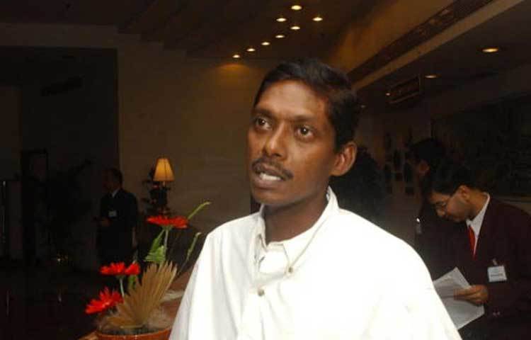 লক্ষ্মণ শিবরামকৃষ্ণান: প্রসাদের জায়গায় প্রধান নির্বাচক হিসেবে উঠে আসছে লক্ষ্মণ শিবরামকৃষ্ণানের নাম। তিনি ঘরোয়া ক্রিকেটের সঙ্গে রীতিমতো পরিচিত। কারণ, ধারাভাষ্যকার হিসেবে তাকে নিয়মিত উপস্থিত থাকতে হয় মাঠে। ফলে, কোন ক্রিকেটার কেমন, তা নিয়ে একটা ধারণা রয়েইছে।