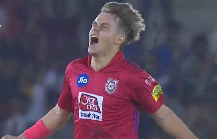 ১২তম আইপিএলে মূলত স্যাম কুরানের হ্যাটট্রিকের সৌজন্যেই দিল্লি ক্যাপিটালসের বিরুদ্ধে ১৪ রানে রুদ্ধশ্বাস জয় ছিনিয়ে নেয় কিংস ইলেভেন পাঞ্জাব। মোট ৯ ম্যাচে ১০টি উইকেট নিয়েছিলেন সেবার। তবে শুধু বল হাতেই নয়, ব্যাটেও তার সাবলীল দেখিয়েছে স্যামকে। ৯৫ রান করলেও তিনি যে অনায়াসে বড় শট নিতে পারেন, তাও দেখিয়েছিলেন।