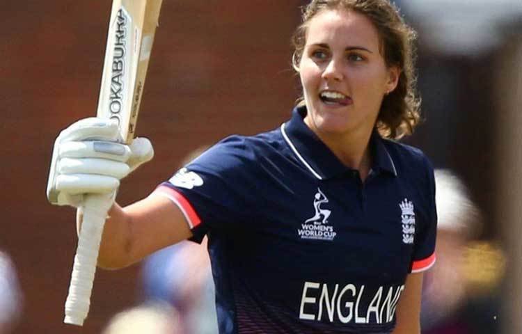 তিন নম্বরে ইংল্যান্ডের ন্যাট স্কিভার। বিশ্বকাপে ৬৭.৩৩ গড়ে তিনি করেছেন ২০২ রান। সেমিফাইনাল ও ফাইনালে খেলার সুযোগ পেলে রান আরো বাড়ত তার।