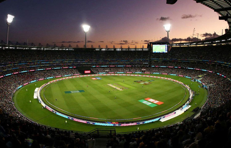 এখন প্রশ্ন হলো, এবারের টি-টোয়েন্টি বিশ্বকাপ যদি পিছিয়েই যায়, তা হলে কবে আয়োজন করা হবে এই প্রতিযোগিতার? কারণ, ২০২১ সালেই রয়েছে আরও একটি টি-টোয়েন্টি বিশ্বকাপ। যা বছরের শেষে হওয়ার কথা ভারতে। তবে তা নিয়েও রয়েছে জলঘোলা।