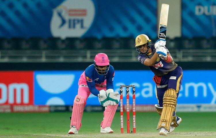 কিন্তু রাহুল তেওয়াটিয়ার একই ওভারে শুভমান গিল ও সুনীল নারাইন আউট হওয়ায় কিছুটা ব্যাকফুটে চলে যায় নাইট রাইডার্স।