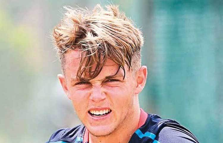 এবার আইপিএলে অবশ্য কিংস ইলেভেন পাঞ্জাব নয়, স্যাম কুরানকে দেখা যাবে চেন্নাই সুপার কিংসের জার্সিতে। সাড়ে ৫ কোটিতে তাকে নিলামে কিনে নিয়েছেন সিএসকে কর্তৃপক্ষ। চেন্নাইয়ের প্রথম একাদশে পার্থক্য গড়ে দিতে পারেন এই ইংরেজ অলরাউন্ডার।