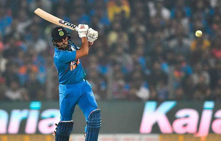 মণীশ পান্ডে: মণীষ পান্ডের ব্যাটের হাত ভালো। টি-টোয়েন্টিতে যে কোনো মুহূর্তে জ্বলে উঠতে পারেন। নিউজিল্যান্ডের বিরুদ্ধে তার কাছ থেকে রান চাইছে টিম ম্যানেজমেন্ট।