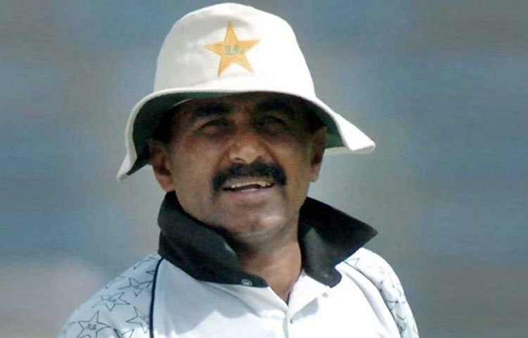 জাভেদ মিয়াঁদাদ নামবেন পাঁচে। মিডল অর্ডারে তার অগাধ অভিজ্ঞতা। ২৩৩ এক দিনের ম্যাচে করেছেন ৭৩৮১ রান। গড় ৪১.৭০। আট সেঞ্চুরি ও ৫০ হাফ-সেঞ্চুরি করেছেন এই ফরম্যাটে। চাপের মুখে জ্বলে ওঠা তার স্বভাব।