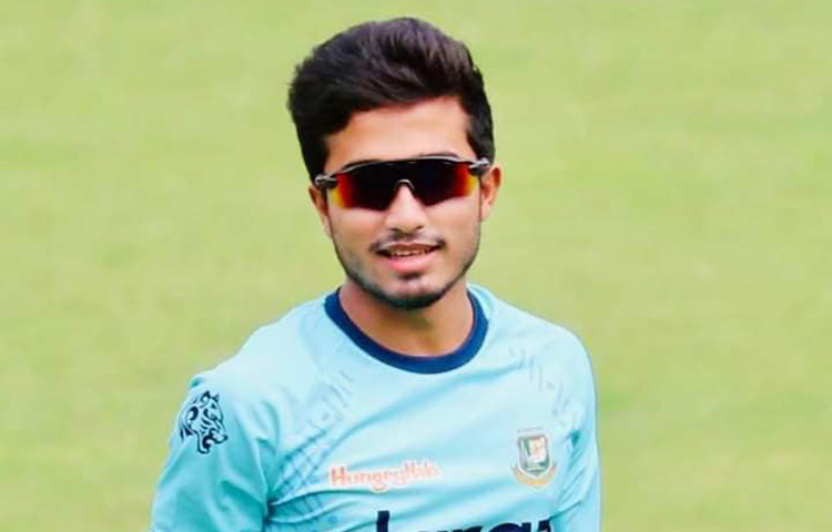 আফিফ হোসেন ধ্রুব। ২০১৮ সালের ফেব্রুয়ারিতে তাকে শ্রীলঙ্কার বিপক্ষে বাংলাদেশ টি-২০ দলে অন্তর্ভুক্ত করা হয়। বাঁহাতি হার্ডহিটিং ব্যাটিংয়ের সঙ্গে অফস্পিন বোলিংও করতে পারেন।  ছবি: সংগৃহীত