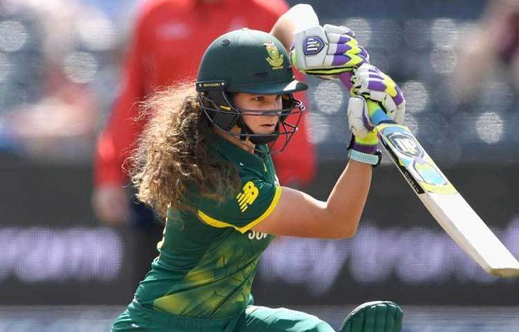 লরা উলভার্ডট আছেন ছয় নম্বরে। দক্ষিণ আফ্রিকার এই ক্রিকেটার ১৪৯ স্ট্রাইক রেটে করেছেন ৯৪ রান।