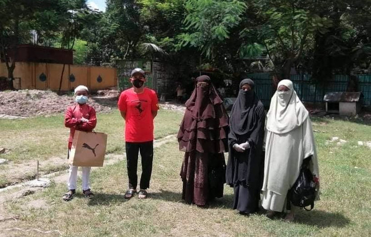মুশফিকের এই ছবিগুলো এখন ঘুরে বেড়াচ্ছে সামাজিক যোগাযোগমাধ্যমে।