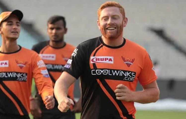 ইতিমধ্যেই ইংল্যান্ড দলের অন্যতম সম্পদ হয়ে ওঠা জনি বেয়ারস্টো এ বারের আইপিলেও বড়সড় চমক দিতে পারেন। তা ছাড়া, ৩০ বছরের এই ব্যাটসম্যান উইকেটকিপার হিসাবেও সানরাইজার্স হায়দরাবাদকে ভারসাম্য দেবেন বলেই মত ক্রিকেট পন্ডিতদের।