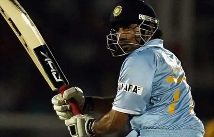 ২০০৭ সালে তিন নম্বরে ব্যাট করতে নেমে রবিন উথাপ্পা অর্ধশতরান করেছিলেন। বিরাট কোহলি এবার অর্ধশতরান করেন তিন নম্বরে ব্যাট করতে নেমে। সেবারের উইকেটরক্ষক ধোনির ব্যাট থেকে এসেছিল ৩০ রানের বেশি। এবারের বিশ্বকাপে পাকিস্তানের বিরুদ্ধে ৩৯ রান করেন ঋষভ পান্থ। ছবি: সংগৃহীত