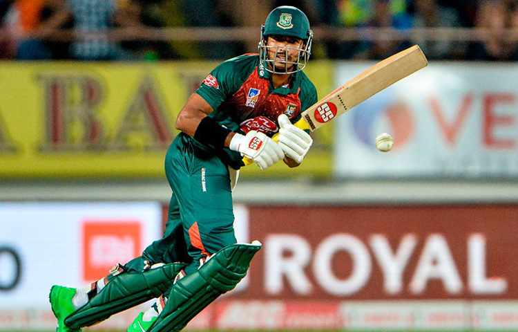 টি-টোয়েন্টিতে অনেক সময় শেষ কয়েক ওভার বেশ গুরুত্বপূর্ণ হয়ে ওঠে। ডেথ ওভারে চার-ছয়ের বন্যা তো দূরের কথা, ১৮.৩ ওভারে মাহমুদুল্লার আউটের পর বাংলাদেশ ইনিংশের শেষ ৯ বলে মাত্র ১১ রান ওঠে। একটাই মাত্র বাউন্ডারি পায় তারা। যা ভারতকে চাপে ফেলার জন্য যথেষ্ট নয়।