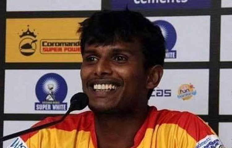 কনুইয়ে চোটের জন্য ২০১৭-১৮ সালের রনজি মরসুম খেলতে পারেননি নটরাজন। তারপরেও সুযোগের ভাগ্য তাকে বিমুখ করেনি। ২০১৮ সালের আইপিএল-এ তাকে নেয় সানরাইজার্স হায়দরাবাদ। তবে এবার নিলামে তার দর উঠেছিল মাত্র ৪০ লাখ টাকা। বেস প্রাইস ৪০ লাখেই তাকে দলে নেয় হায়দরাবাদ।