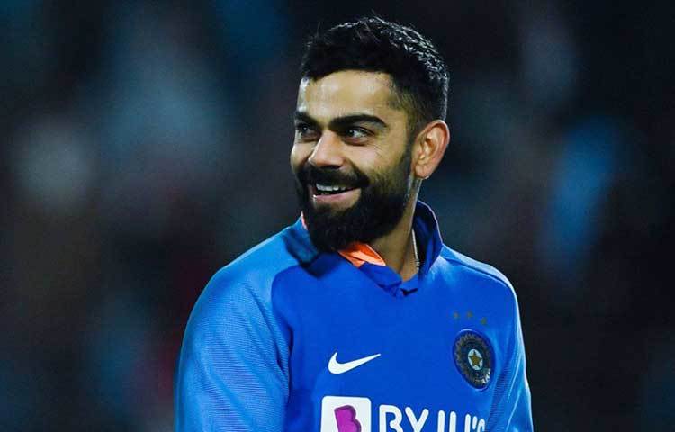 এম চিন্নাস্বামী স্টেডিয়ামে ভারতের জয়ের ক্ষেত্রে যিনি অন্যতম ফ্যাক্টর হয়ে উঠতে পারেন, তিনি হলেন বিরাট কোহলি। প্রথম ম্যাচে তেমন কিছু না করতে পারলেও রাজকোটে ৭৬ বলে ৭৮ রান করেছেন। তবে তার ব্যাটিং ছাড়াও অধিনায়কত্বও ভারতকে সুবিধা দিচ্ছে।