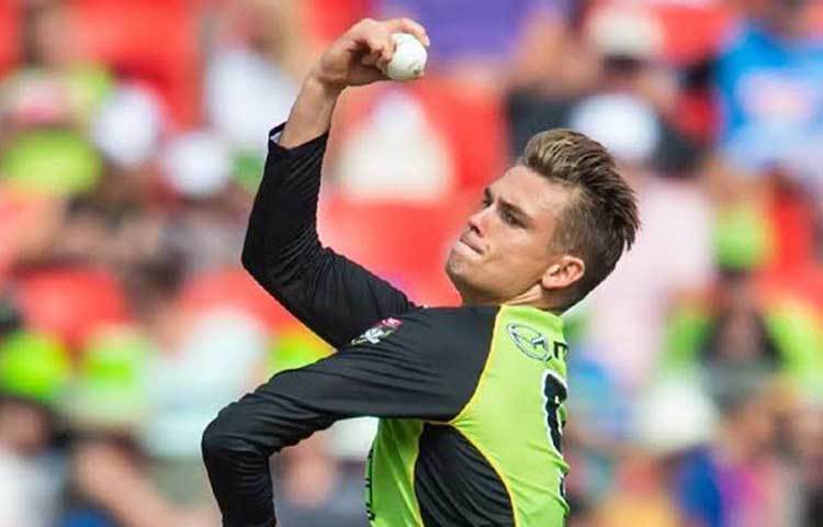 আইপিএলে কেকেআরের জার্সিতে দেখা যাবে তাকে। স্পিনার হিসেবে রানের গতি আটকানোতেই তার নাম রয়েছে। স্টাম্প আক্রমণ করে বোলিং তার বিশেষত্ব। গতির হেরফেরে বোকা বানান ব্যাটসম্যানদের। নিলামে তাকে ২০ লাখ টাকায় নিয়েছে কেকেআর। এই মুহূর্তে অবৈধ বোলিং অ্যাকশনের জন্য তিন মাস নির্বাসিত হলেও আইপিএলে খেলবেন তিনি।