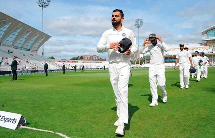 টি-টোয়েন্টি বিশ্বকাপের আসর পিছিয়ে গেলে আইসিসি-র বোর্ড মিটিংয়ে দ্বিপাক্ষিক সিরিজের উপরে জোর দেয়া হতে পারে। সেক্ষেত্রে বছরের শেষে অস্ট্রেলিয়া সফরে যাওয়ার সম্ভাবনা প্রবল ভারতের। করোনা-মহমারির জন্য যে আর্থিক ক্ষতি হয়েছে, তা পূরণ করাও লক্ষ্য আইসিসির।