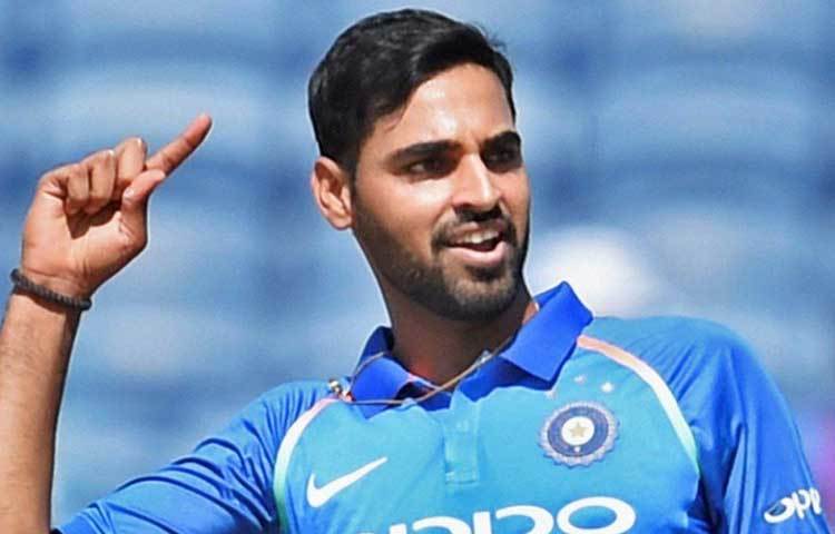 ভুবনেশ্বর কুমার: হার্দিকের মতো চোট সারিয়ে ফিরেছেন ভুবিও। ওয়েস্ট ইন্ডিজের বিরুদ্ধে সিরিজে শেষবার ওয়ানডেতে খেলেছিলেন ভুবি। তার পরে চোটের জন্য ছিটকে যেতে হয়েছিল। দীর্ঘদিন ছিলেন মাঠের বাইরে। এবার পুরোদস্তুর ফিট হয়ে দক্ষিণ আফ্রিকার বিরুদ্ধে সিরিজে ফিরছেন ভুবি।