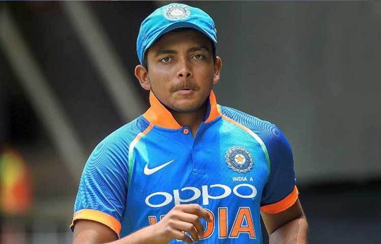 পৃথ্বী শ: কিউয়িদের বিরুদ্ধে তিনটি ওয়ানডে ম্যাচেই ওপেন করেছিলেন মুম্বাইয়ের ডানহাতি। কিন্তু বড় স্কোর করতে পারেননি তিনি। দক্ষিণ আফ্রিকার বিরুদ্ধে রোহিত শর্মাকে বিশ্রাম দেয়া হয়েছে। এবার সুযোগের সদ্ব্যবহার করতে হবে পৃথ্বীকে।