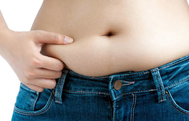 ওবেসিটির হাত থেকে রেহাই পেতে ওজন কমাতে খুবই উপকারী দই কিসমিস। শুধু তাই নয় কোলেস্টেরল লেভেল নিয়ন্ত্রণে রাখতে এর জুড়ি মেলা ভার। উচ্চ রক্ত চাপ কমাতেও সাহায্য করবে এই মিশ্রণ। ছবি: সংগৃহীত
গরমে টক দইয়ের সঙ্গে কিসমিস খাবেন কেন?