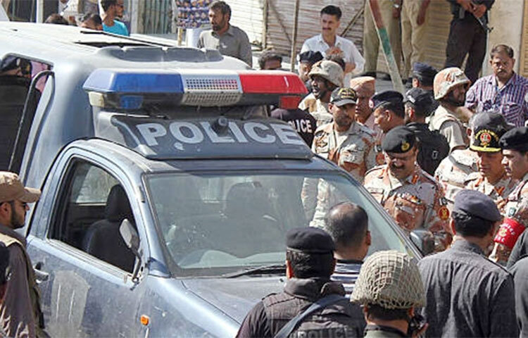 পাকিস্তাানে একটি আত্মঘাতী হামলার ঘটনায় কমপক্ষে ৯ সেনা নিহত হয়েছেন। আহত হয়েছেন আরও বেশ কয়েকজন। দেশটির দক্ষিণ-পশ্চিমাঞ্চলীয় বেলুচিস্তান প্রদেশে ওই হামলার ঘটনা ঘটেছে। আজ স্থানীয় পুলিশের মুখপাত্র ইজাজ আহমেদ বলেন, বিস্ফোরণে বেলুচিস্তান কন্সটাবুলারির কমপক্ষে ৯ প্যারামিলিটারি সেনা নিহত হয়েছেন। ছবি: সংগৃহীত