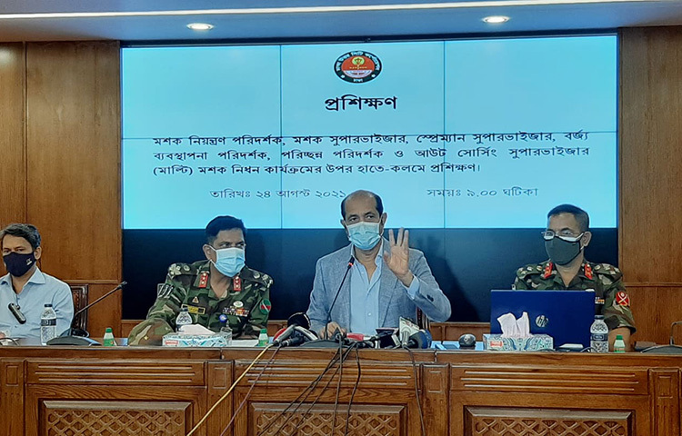 আজ ঢাকা উত্তর সিটি করপোরেশনের (ডিএনসিসি) কনফারেন্স রুমে ডিএনসিসির স্প্রেম্যান সুপারভাইজরদের প্রশিক্ষণ কর্মশালার উদ্বোধন করেন মেয়র আতিকুল ইসলাম। মাহবুব আলম