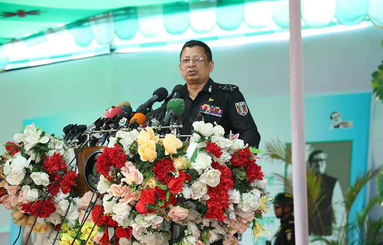 আজ বাগেরহাটের রামপালে দস্যুমুক্ত সুন্দরবন দিবসের তৃতীয় বর্ষপূর্তি ও আত্মসমর্পণ করা ব্যক্তিদের পুনর্বাসন অনুষ্ঠান উপলক্ষে প্রধান অতিথির বক্তব্য রাখেন স্বরাষ্ট্রমন্ত্রী আসাদুজ্জামান খান কামাল। ছবি: জাগো নিউজ