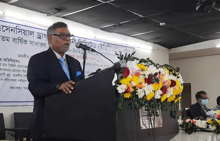 স্বাস্থ্য ও পরিবার কল্যাণমন্ত্রী জাহিদ মালেক বলেছেন, আমরা এরই মধ্যে ৩১ কোটি টিকার ব্যবস্থা করেছি। এই টিকা থেকে প্রতি মাসেই প্রয়োজনীয় পরিমাণে টিকা আমাদের হাতে চলে আসছে। আজ দুপুরে রাজধানীর ঢাকা ক্লাবে এসেনসিয়াল ড্রাগস লিমিটেডের (ইডিসিএল) বার্ষিক সাধারণ সভায় প্রধান অতিথির বক্তব্যে তিনি এসব কথা বলেন। ছবি: বিপ্লব দিক্ষিৎ