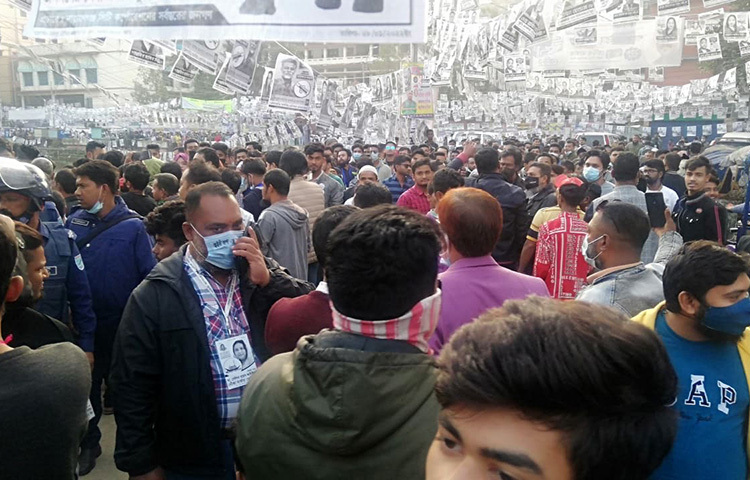 বিকেল ৪টায় শেষ হয়েছে নারায়ণগঞ্জ সিটি করপোরেশনের নির্বাচনের ভোটগ্রহণ। শান্তিপূর্ণ পরিবেশে ভোটগ্রহণ শেষ হয়েছে। ছবি: বিপ্লব দিক্ষিৎ