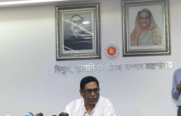 আগামীকাল থেকে সারাদেশে এক ঘণ্টা করে লোডশেডিং করা হবে বলে জানিয়েছেন বিদ্যুৎ, জ্বালানি ও খনিজ সম্পদ প্রতিমন্ত্রী নসরুল হামিদ। আজ সচিবালয়ে এক প্রেস ব্রিফিংয়ে প্রতিমন্ত্রী এ তথ্য জানান। ছবি: জাগো নিউজ