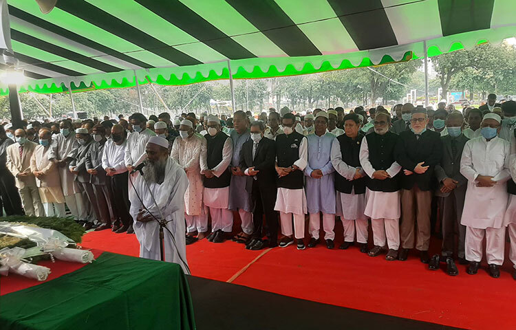 জাতীয় সংসদের সদ্যপ্রয়াত ডেপুটি স্পিকার মো. ফজলে রাব্বী মিয়ার জানাজা নামাজ আজ সকালে জাতীয় ঈদগাহ মাঠে অনুষ্ঠিত হয়েছে। ছবি: বিপ্লব দিক্ষিৎ
